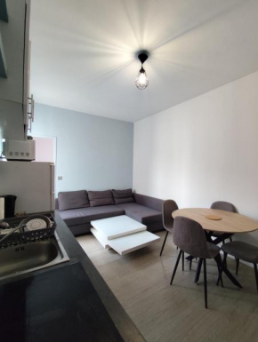 F2 Au village St Denis